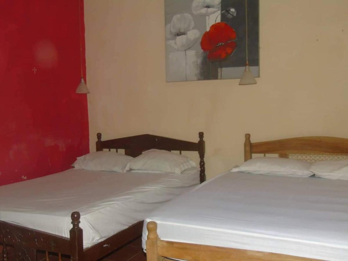 לאון Hostal Vacaciones Nicas מראה חיצוני תמונה